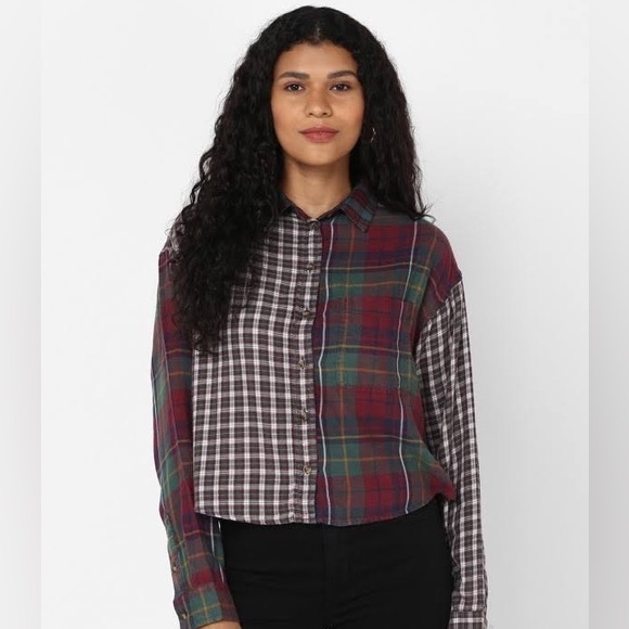 American Eagle mixed plaid cropped flannel size medium - Picture 4 of 4